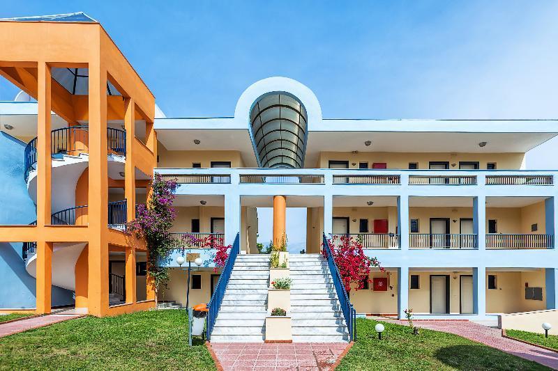 Atrium 4*
