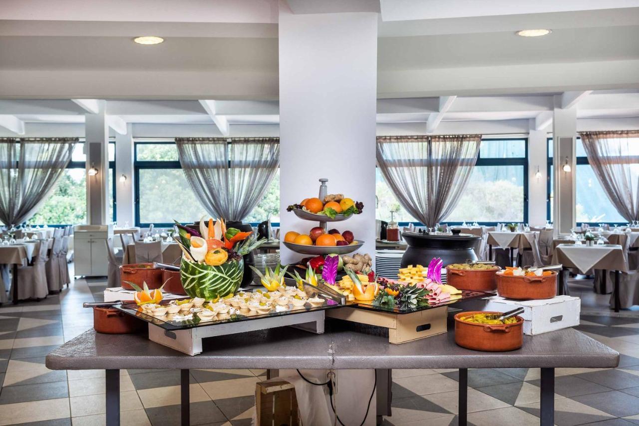 Atrium Otel